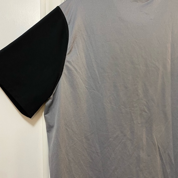 Under Armour Halifax Moosehead hockey athletic short sleeve shirt, size large - Picture 8 of 8